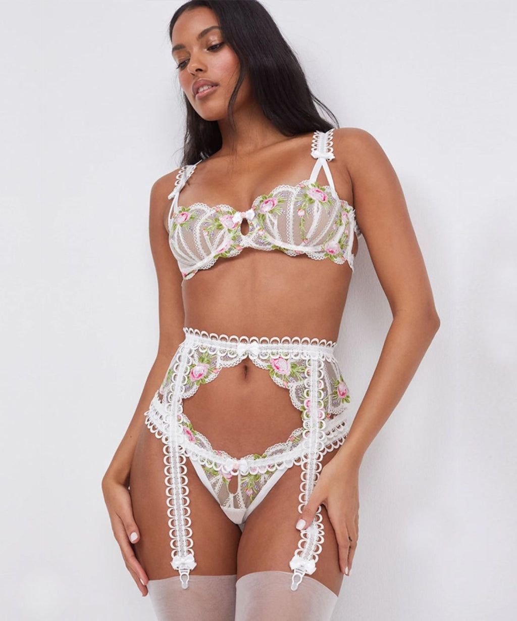 Amelia at  Dolce Femme